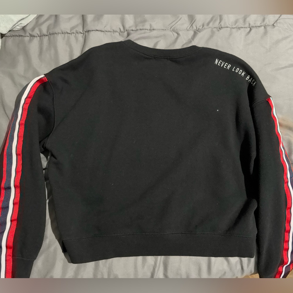 Forever 21 Size S black with red white and navy blue stripes cropped Sweatshirt